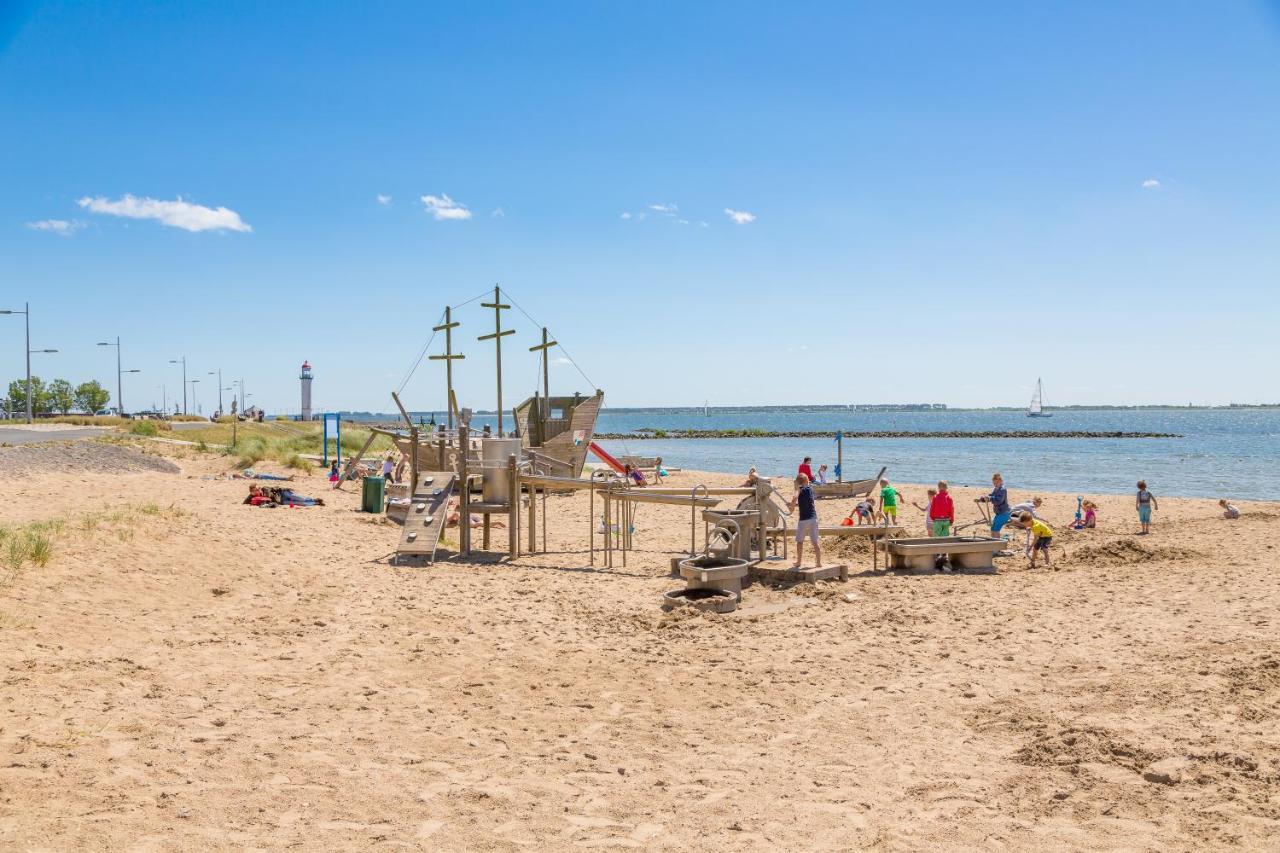 Beachhotel Cape Helius Хеллевутслёйс Экстерьер фото